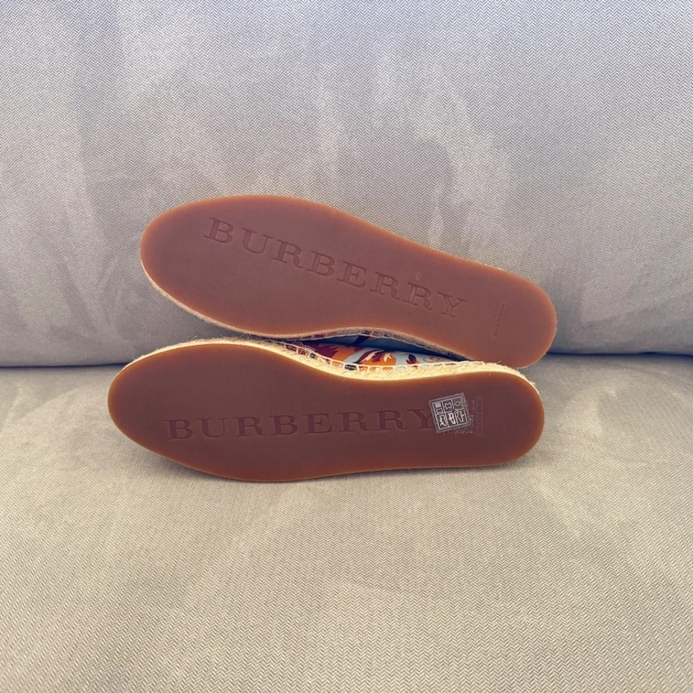 Burberry Multicolor Canvas Floral Hodgeson Espadrille Flats - Picture 9 of 9